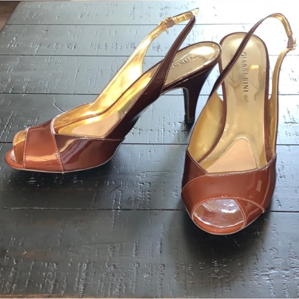 Excellent Preowned Condition Gianni Bini Heels Size 9.5. Very Classy and Cute.